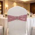 Elegantes rosa Pailletten-Stuhlband mit runder Strassschnalle für Hochzeitsbankett - 15cm*35cm / Hellrosa
