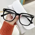 Gafas anti-luz azul de montura cuadrada grande con tachuelas metálicas decorativas - Montura Negro Brillante (Montura Vacía)