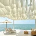 Elegante weiße windgetriebene Stoffvorhänge für die Decken von Luxus-Strandpavillons - Flacher Stil / Fall 30cm * 1m / Gebrochenes Weiß