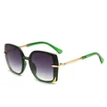 Gafas de sol poligonales de moda para mujer con montura verde y lentes degradadas - Montura Verde Lentes Doble Gris