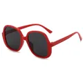 Lunettes de soleil carrées surdimensionnées pour femmes avec monture rouge vif et verres foncés. - Monture Rouge Verres Gris Foncé