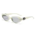 Elegantes gafas de sol ojo de gato blanco roto con patillas decoradas con strass - Montura Verde Transparente Lente Gris Claro