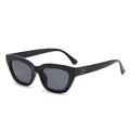 Retro-Cat-Eye-Sonnenbrille für Damen mit dickem schwarzem Rahmen und Silbernieten - Schwarzer Rahmen Schwarz Graue Gläser