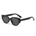 Klassische schicke schwarze Cat-Eye-Sonnenbrille für Damen mit silbernen Punkten - Schwarzer Rahmen Schwarz Graue Gläser