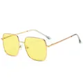 Élégantes lunettes de soleil carrées en métal pour enfants avec des verres jaunes - Monture Dorée Jaune Translucide