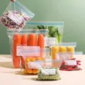 Detail view of thickened double-seal food grade airtight storage bags with vegetables - 大号27*28CM (15个/包)