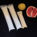 Sacs à glace jetables transparents auto-scellants pour bâtonnets de fruits faits maison - Haut Plat Nervure Unique Étroite (Enfants) / 4.5x22cm (50 Pièces)