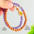 Amethist en Barbie sandelhout 6mm kralen wikkelarmband met gouden kalebas hanger. - 6mm Natuurlijke Amethist Barbie Sandelhout Armband