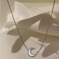 Elegante Halskette aus 925er Sterlingsilber mit funkelndem Zirkon und Mondanhänger - Mondanhänger-Stil (XL1097) / 925er Silber