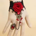 Bracciale schiava in pizzo nero gotico con rosa rossa e anello di pietra preziosa abbinato - Bracciale a mano (5174)