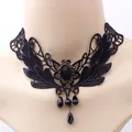 Elegante girocollo in pizzo nero con rosa in tessuto e perline nere a goccia pendenti - Collana (N3350) / Stile Rosa Nera