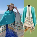 Scialle poncho in maglia a frange stile etnico retrò turchese e bianco per l'inverno - Vestaglia / 150*130cm / Verde Dopamina