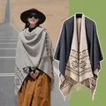 Poncho vintage stile etnico in finto cashmere con motivi geometrici e dettagli nappe - Vestaglia / 150*130cm / Beige Navy