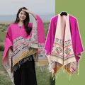 Scialle poncho stile etnico con motivi geometrici e frange in colore magenta vivace - Vestaglia / 150*130cm / Rosa Dopamina