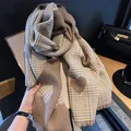 Eleganter Schal aus Kaschmir-Imitat mit braunem Herz- und Karomuster für Herbst und Winter. - Herz Plaid / 65-180CM / Camel