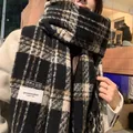 Eleganter karierter Schal aus Kaschmirimitat für Damen in einem klassisch Schwarz-Braun-Gitter. - 200X65CM / Schwarz