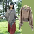 Poncho im Ethno-Stil mit buntem Rautenmuster und Fransen für Herbst und Winterzeit - Oberteile / Einheitsgröße / Khaki