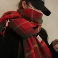 Elegant red plaid Christmas scarf made of soft cashmere-like fabric for winter styling - 70-200cm / Christmas Red Large Plaid Scarf