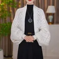 Elegante scialle cardigan bianco in maglia con motivo a rombi e maniche a palloncino - Top / Bianco