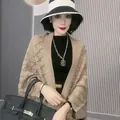 Élégant gilet châle beige léger en maille ajourée à motifs de losanges pour femme - 130cm / Kaki