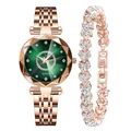 Vue détaillée de la montre femme or rose et du bracelet cœur assorti avec cadran vert - Vert