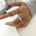 Silberne Herz- und Strukturring-Kombination für minimalistisches Mode-Styling - Einstellbar Offen / Koreanisches Minimalistisches Hohles Herz Ring Set (J3493)