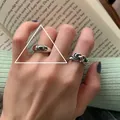 Minimalistisches Set aus silbernen Knoten- und Kuppelringen für Damen, elegantes Accessoire - Einstellbar Offen / Vintage Gedrehter Knoten und Geprägter Gerundeter Breiter Ring Set (J1991)