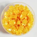 Vue détaillée de perles en forme de pétales jaune perlé de 11 mm pour bijoux DIY - Pack de 500g (Environ 2200 Pièces) / Jaune Vif (NO.8)