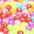 Perline piatte in acrilico da 7mm con lettere cirilliche per gioielli fai-da-te. - 3800 Pezzi/Confezione / Trasparente Multicolore Con Lettere Bianche