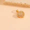 Elegante ciondolo a cuore placcato in oro con scintillanti pietre di zirconia cubica - Stile Cuore Oro-Pieno Strass (T0021)