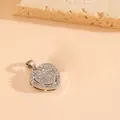 Elegante pendente a cuore color argento meticolosamente incastonato con cristalli lucidi. - Stile Cuore Argento-Pieno Strass (T0022)