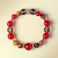 Bracelet élégant en perles d'œil de tigre et d'agate rouge avec séparateurs en cristal - Nouveau Style / Diamètre de perle 10mm