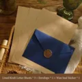 Set di cancelleria retrò con 3 fogli di carta kraft, 1 busta blu e 1 sigillo di ceralacca. - Blu scuro / 1 Busta + 3 Carte Kraft Righe + 1 Adesivo Sigillo