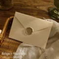 Busta retrò in carta beige con un classico adesivo in ceralacca marrone sigillante - Beige / 1 Busta + 1 Adesivo Sigillo Ceralacca