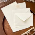 Cute cat themed stationery set including 4 letter papers and 2 envelopes for messaging. - Lazy Sunlight (148x204mm Paper x4 And 156x108mm Envelope x2)