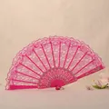 Elegante abanico plegable de encaje rosa con marco de plástico dorado - Rosa rojo