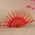 Elegante abanico plegable rojo estilo español con encaje dorado y purpurina decorativa - Rojo