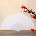 Elegante abanico plegable de plástico blanco ideal para bodas y decoraciones DIY - Blanco