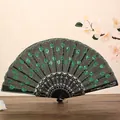 Elegante abanico plegable negro con bordado de lentejuelas verdes y motivo de plumas - Verde