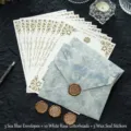Briefpapier-Set in Blau-Marmor mit 3 Umschlägen, 10 Rosenblättern und 3 Siegeln - Seeblau 3 Umschläge + 10 Blätter Weißes Rosenpapier + 3 Wachssiegel