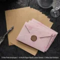 Vintage Schreibset mit 3 rosa Umschlägen, 10 Kraftpapieren und 3 Wachssiegeln - 3 Umschläge + 10 Linierte Kraftpapiere + 3 Siegellack Aufkleber / Hellrosa