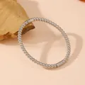Vue détaillée d'un bracelet jonc à perles en acier inoxydable argenté poli avec fermoir - Bracelet Jonc Perlé Mat (S509) / Acier