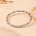 Vue détaillée du bracelet en acier inoxydable argenté avec motif de bambou et billes - Style Alternance Bambou Perle (S502) / Acier