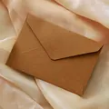 Eleganter Briefumschlag mit Leinentextur in Karamell für Einladungen und Briefe. - Nur Umschlag / 1 Stück Leinen Kaffee Umschlag / Kaffeebraun