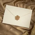 Eleganter cremefarbener Papierumschlag mit antikem goldenem Siegelwachs für Einladungen - Ohne Briefpapier (Inkl. 1 Wachssiegel) / 1 Cremeweißer Umschlag / Gebrochenes Weiß