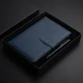 Hochwertiges A5 Notizbuch-Set in Marineblau mit elegantem schwarzem Geschenkkarton und Stift - A5 / Business-Geschenkbox-Set / Marineblau