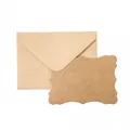 Set minimalista de sobre de papel kraft y tarjeta con borde ondulado para mensajes - Cuero de vaca
