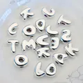 Silberne UV-galvanisierte Acrylperlen mit großen Buchstabenlöchern für DIY-Schmuck - Cartoon Große Loch Buchstabe (A0690) / Höhe 25mm / UV-Silber