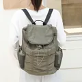 Mochila informal de nailon verde oliva estilo japonés con solapa plisada y cordón - Verde
