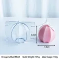 Detailansicht der achteckigen Kugel-Kerzenform mit rosa Kerze und genauen Maßangaben - Achteckig Kugelförmig 7.5cm*6.8